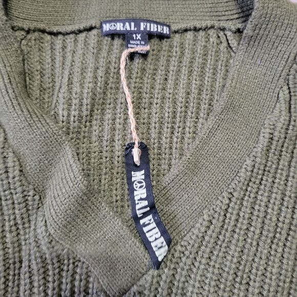Moral fiber sweater - Picture 2 of 12